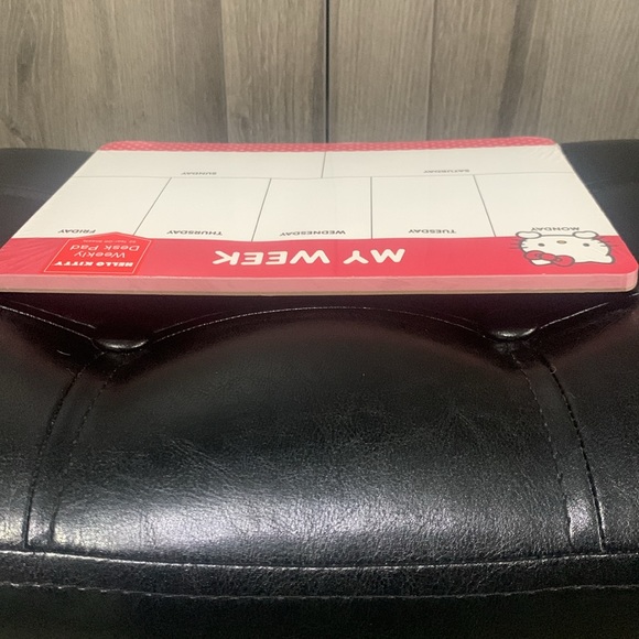 Sanrio Hello Kitty Red My Week 52 Sheet Weekly Calendar Desk Pad - Picture 9 of 9